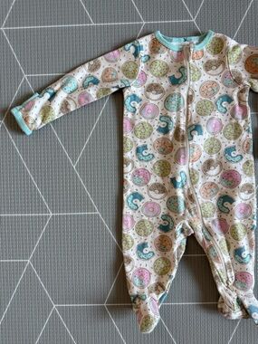 Wonder nation|Baby girl Footed One-Piece in Pastel Donut Print•••colorful 3-6M